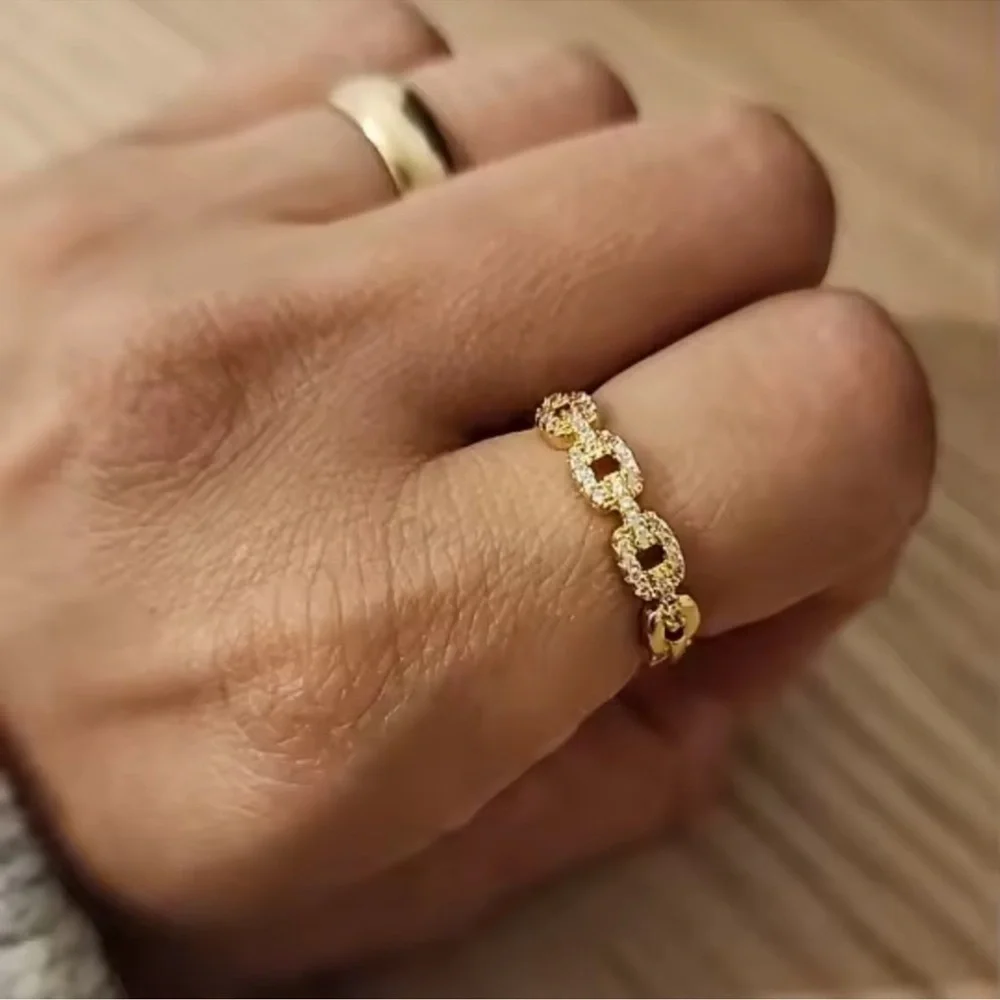 Elegant Gold Link Crystal Resizable Ring